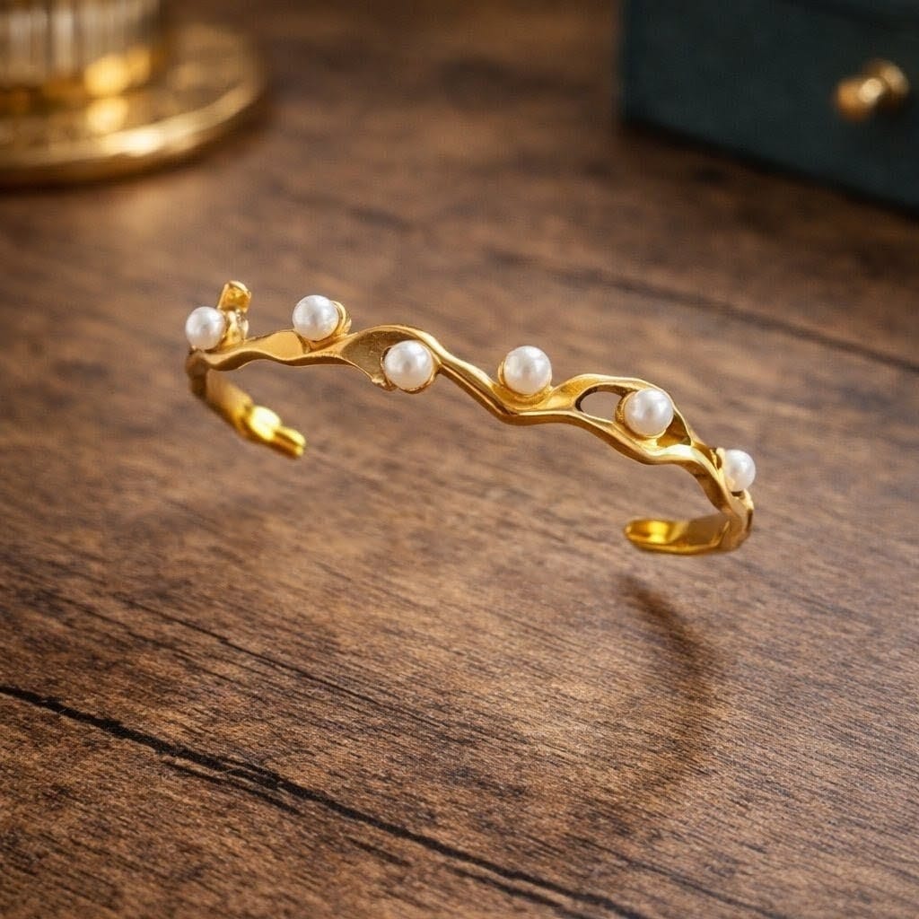 Pearla Wave Gold Cuff