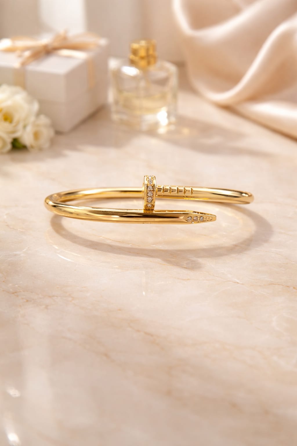 Naila Pavé Nail Cuff